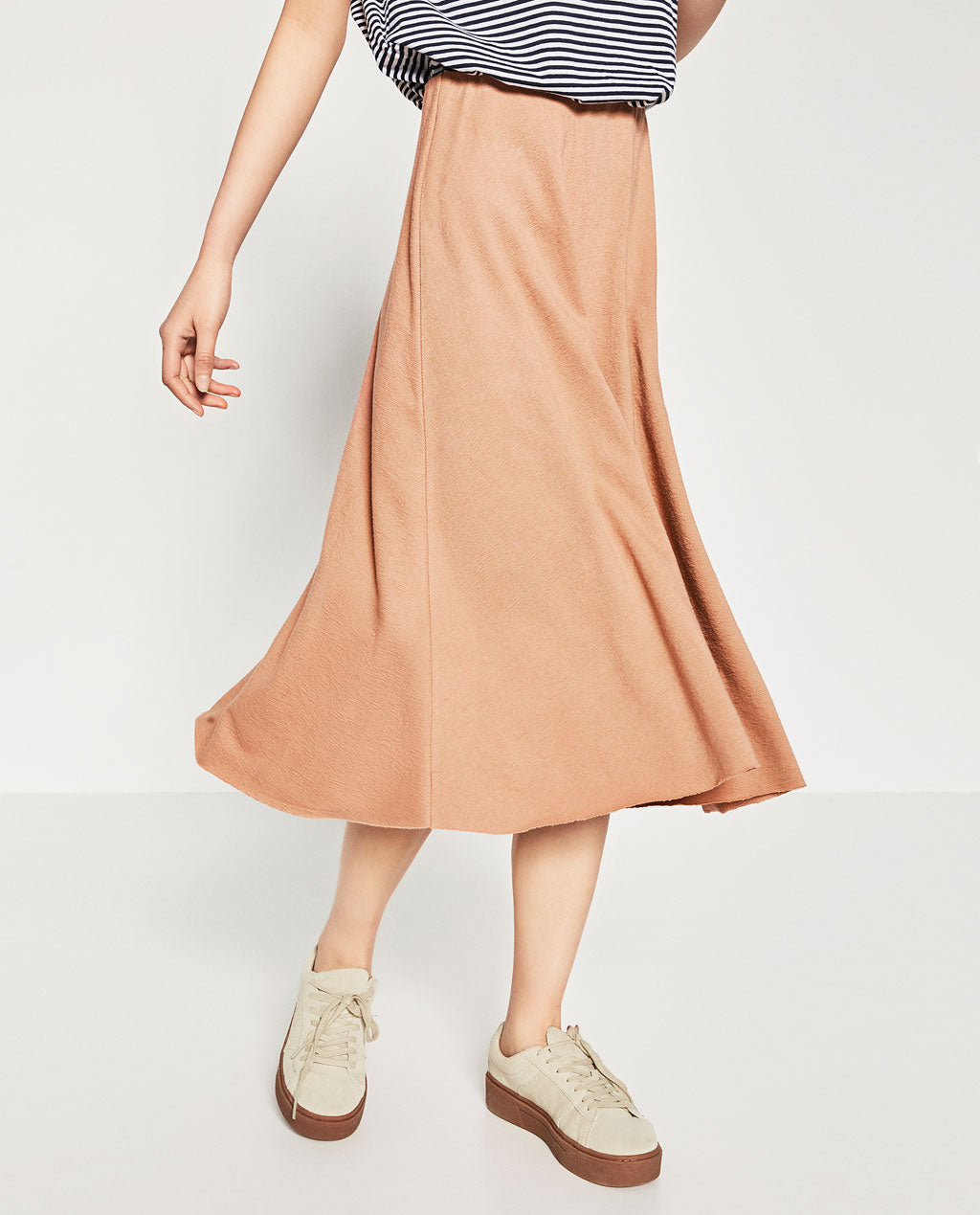 MID-LENGTH SKIRT