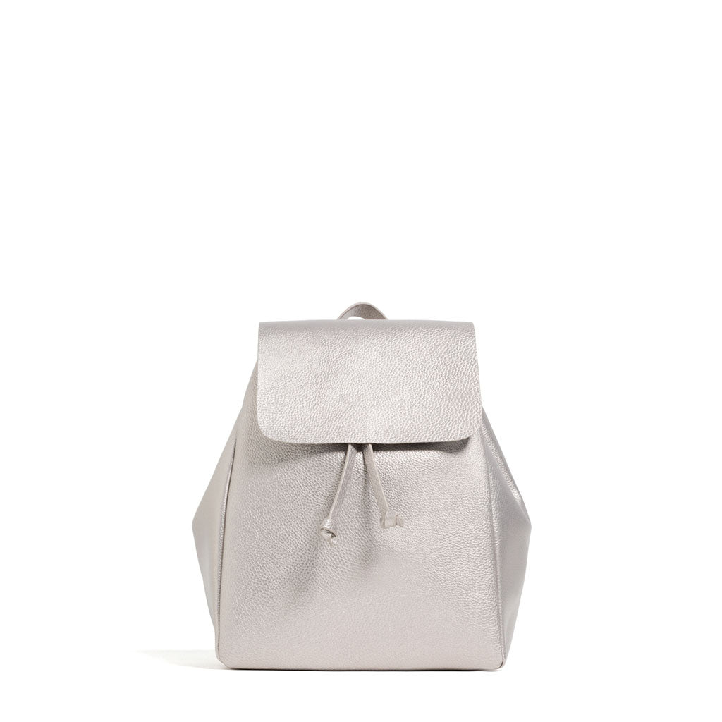 BACKPACK WITH FOLDOVER FLAP