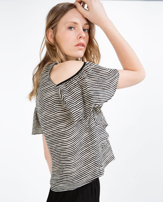 RUFFLE TOP